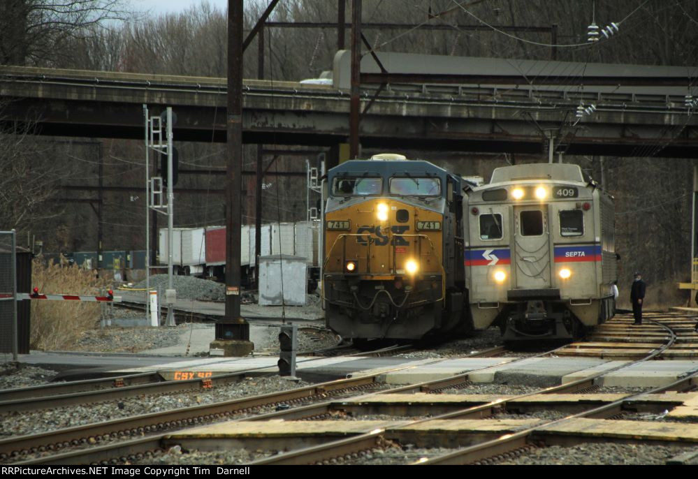 CSX 741, SEPTA 409 side by side